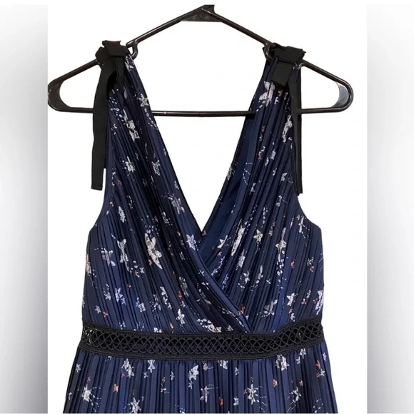 Self Portrait Women's Tiered Star Satin Printed Midi
Dress Navy Floral - Picture 5 of 11